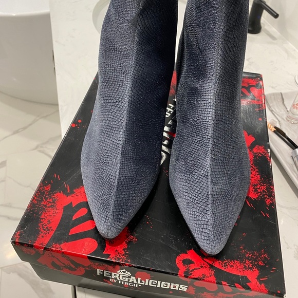 Just fabulous Grey Velvet Booties Never worn! - Picture 3 of 5